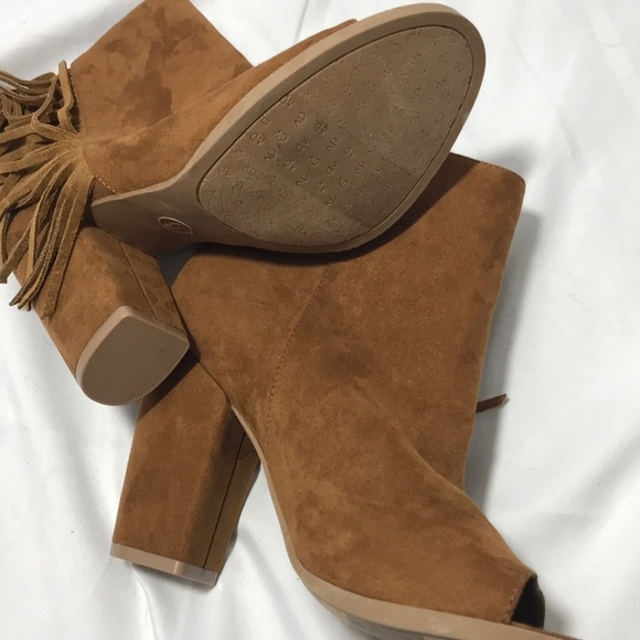 dv by Dolce Vita Suede Booties W/ Fringe - Picture 1 of 5